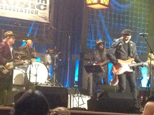 Richard Thompson playing “Good Things Happen to Bad People”